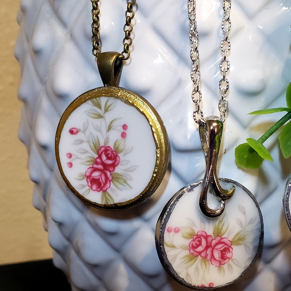 Necklaces - Picture 8 of 10
